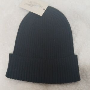 Universal Thread ,Sleek black knit beanie.